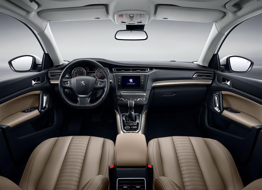 Торпедо Peugeot 408 2018 года  (CN) (фото 7 из 8)